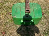 JOHN DEERE 900KG TRACTOR WEIGHT - 3