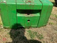 JOHN DEERE 900KG TRACTOR WEIGHT - 4