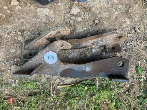 PAIR OF TELEHANDLER BRACKETS
