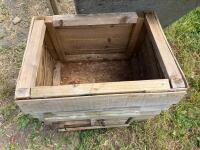 SMALL WOODEN DUCK HOUSE - 2