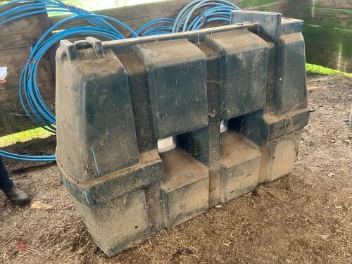 TITAN R1225 PLASTIC TANK