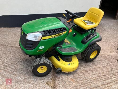JOHN DEERE X125 RIDE-ON MOWER