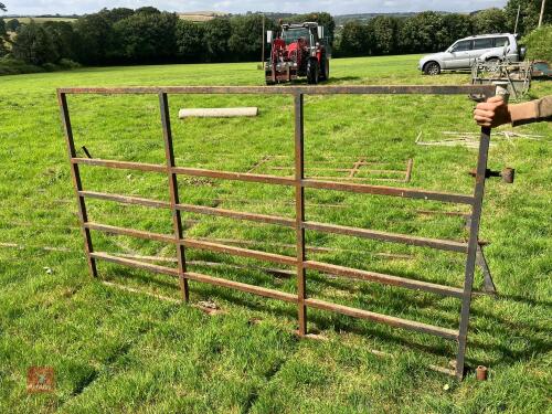 METAL 7' 2'' GATE