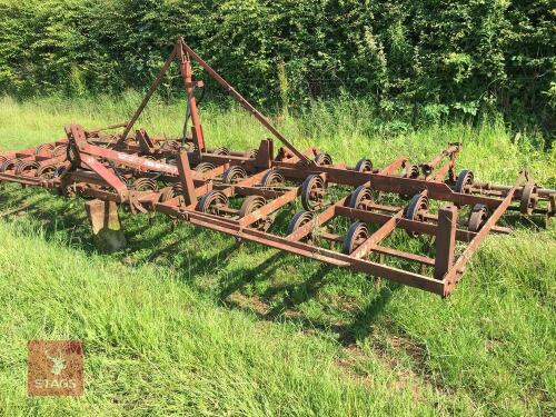 MASSEY FERGUSON 39 CULTIVATOR S/R
