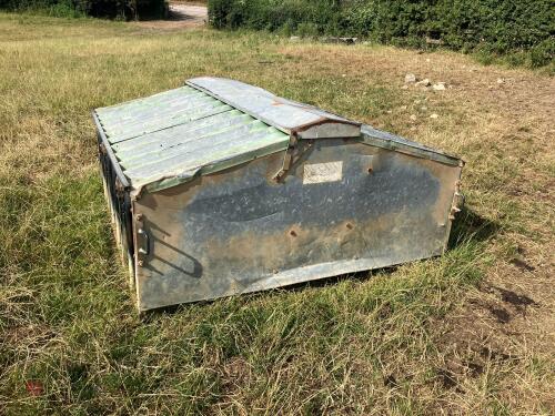 WM IRONWORKS 6' DOUBLE LAMB CREEP FEEDER