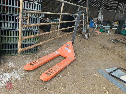 2.5T RHC PALLET TRUCKS (152)