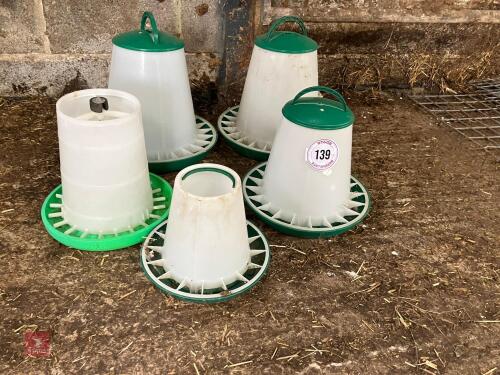 5 POULTRY FEEDERS (139)