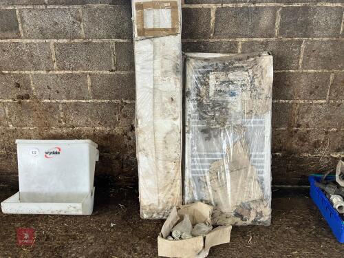 4 X 1200MM X 600MM TOWEL RAILS (130)