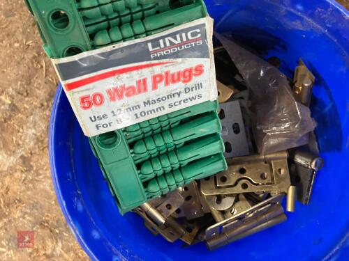 BUCKETS & TUBS OF ASSORTED FIXINGS (85)