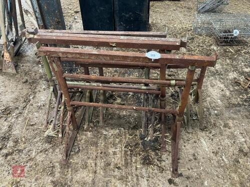 6 BUILDERS TRESTLES (98)