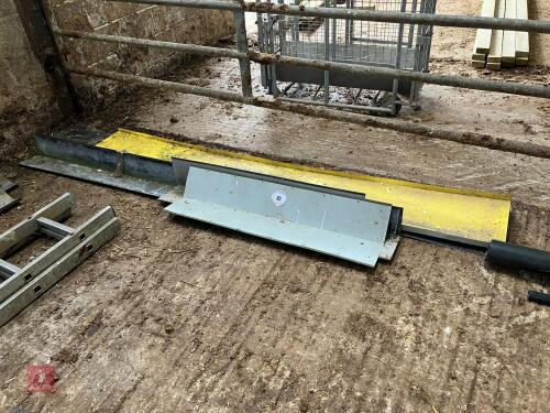 ROOF 'FLASHING'/RIDGES (80)