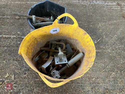 2 BUCKETS OF GATE FURNITURE (109)