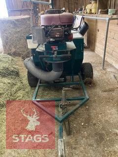 PREDATOR CUB PRO HORSE MANURE HOOVER