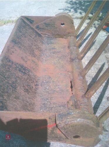 FRONT END LOADER FORK BUCKET