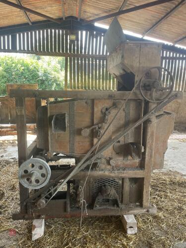 ROBERT BODY LTD WINNOWING MACHINE