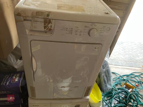 WASHING MACHINE & TUMBLE DRIER