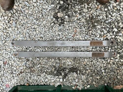 2 MF 165 STABILISER ARMS
