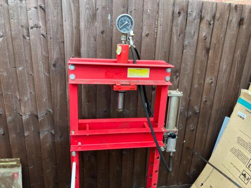 FREESTANDING HYDRAULIC PRESS