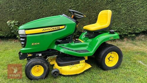 JOHN DEERE X304 RIDE ON MOWER