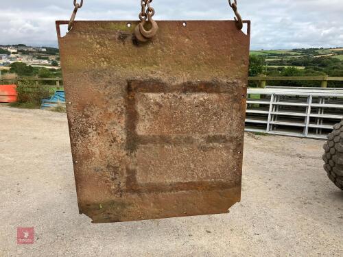 1.7M X 1.5M ROAD PLATE