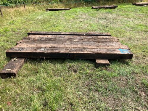 8 RAILWAY SLEEPERS (E)