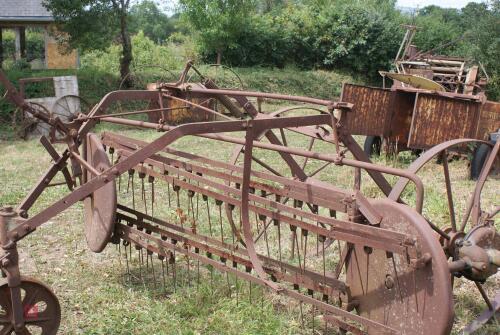 OXON JARMAN HASELEY TRAILED SIDE RAKE