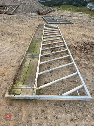 20' GALVANISED FEED BARRIER