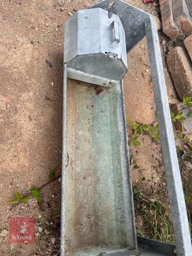 WALL MOUNTED ROTATING CATTLE DRINKER