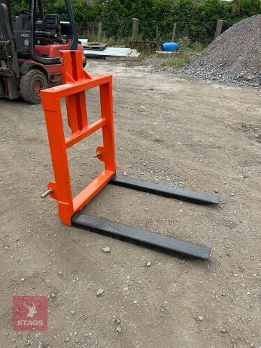 REAR 3 POINT LINKAGE PALLET FORKS