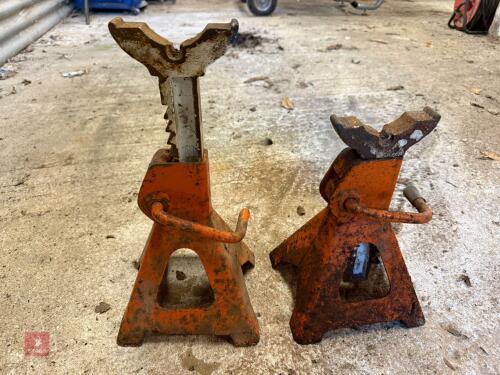 PAIR OF HEAVY DUTY JACKS