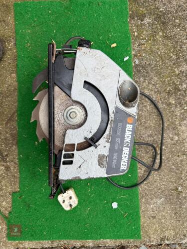 BLACK & DECKER CIRCULAR SAW