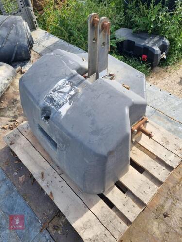 AGCO 1250KG WEIGHT BLOCK