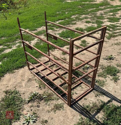 SHEEP DOCKING CRATE