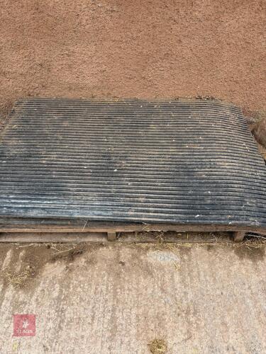 12 HEAVY DUTY STABLE MATS