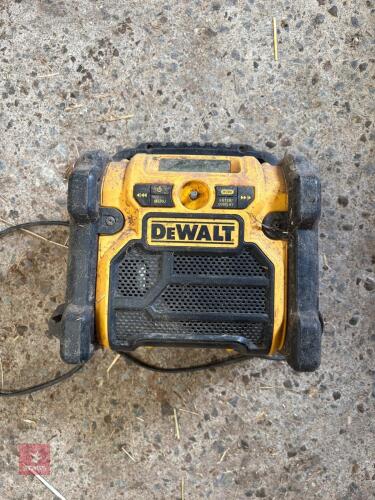 DEWALT 240V/BATTERY RADIO