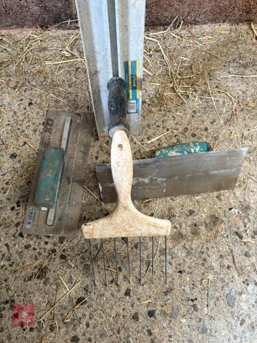 PLASTERERS TOOLS