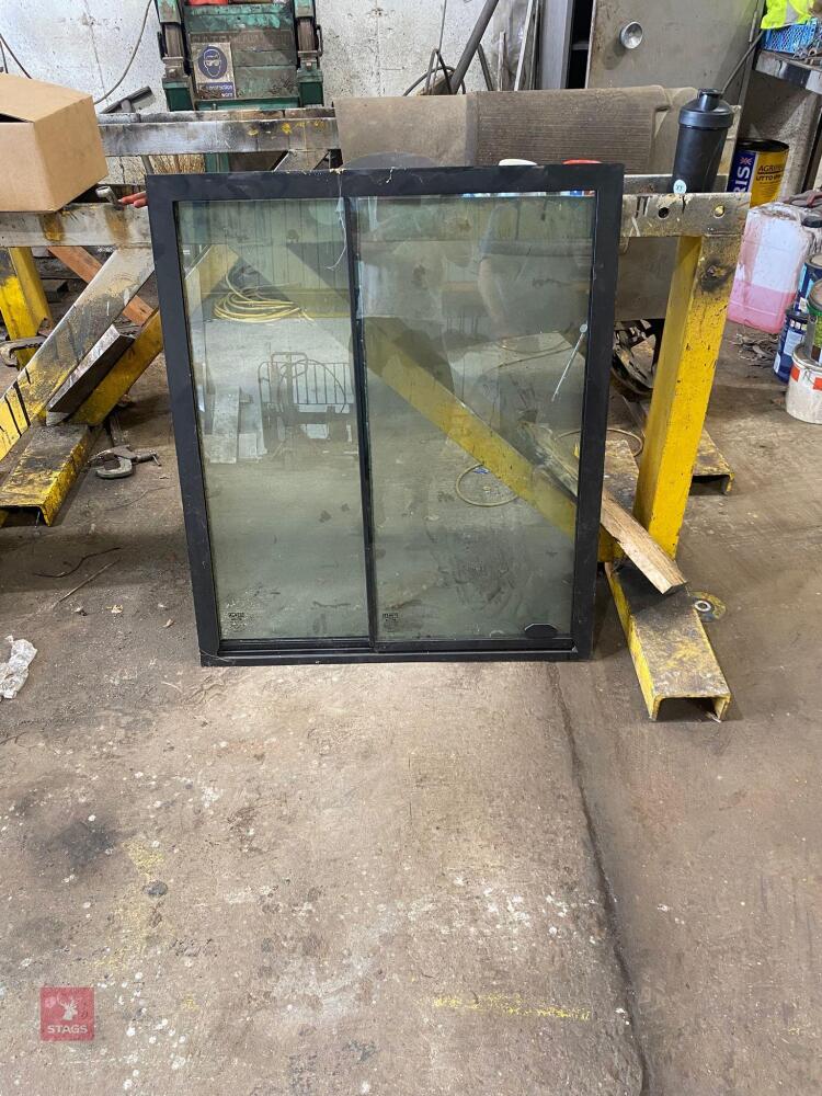 JCB TELEHANDLER SIDE WINDOW