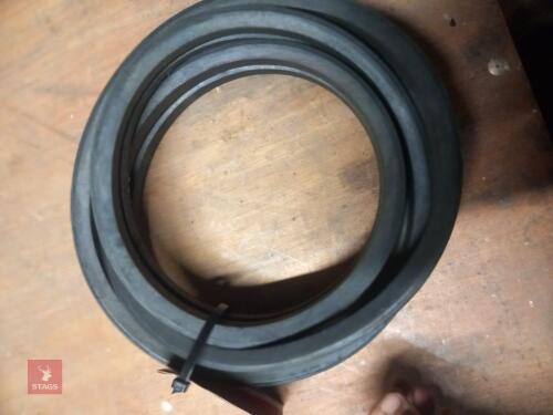 5 JOHN DEERE COMBINE BELTS