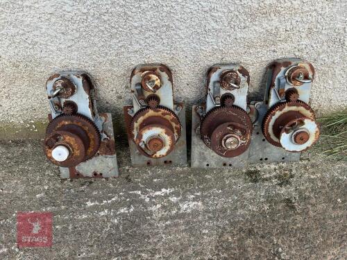 HAND WINCH FOR FEED PANS