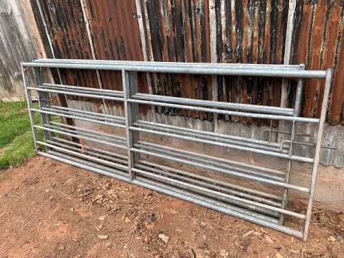 3 LARGE FIELD GATES