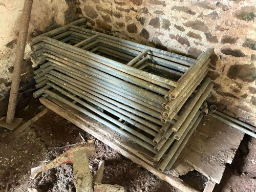 GALVANISED SCAFFOLD TOWER