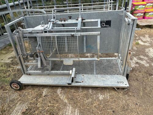 BATEMAN GALVANISED TURNOVER CRATE