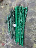 21 MIXED FENCING STAKES