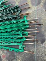 21 MIXED FENCING STAKES - 5