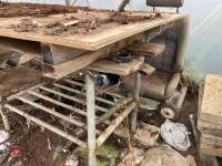 STEEL FRAMED POTTING TABLE - 2