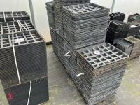 LARGE QTY OF CT7-30 POT TRAYS