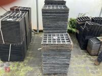 LARGE QTY OF CT7-30 POT TRAYS - 2