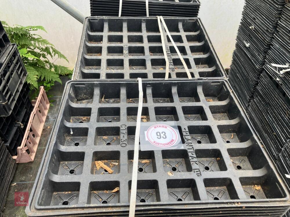 LARGE QTY OF CT7-30 POT TRAYS