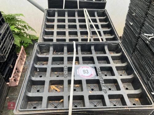 LARGE QTY OF CT7-30 POT TRAYS