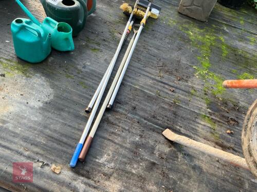 SELECTION OF BRUSHES & HOE